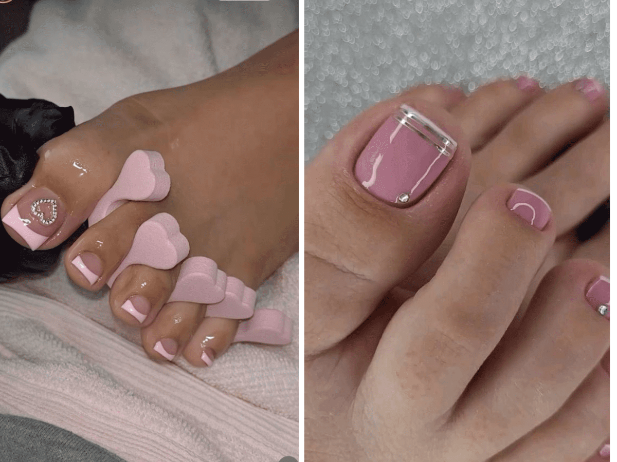 Unhas dos pés pintadas de rosa com detalhes brilhantes e separadores de dedos em formato de coração.