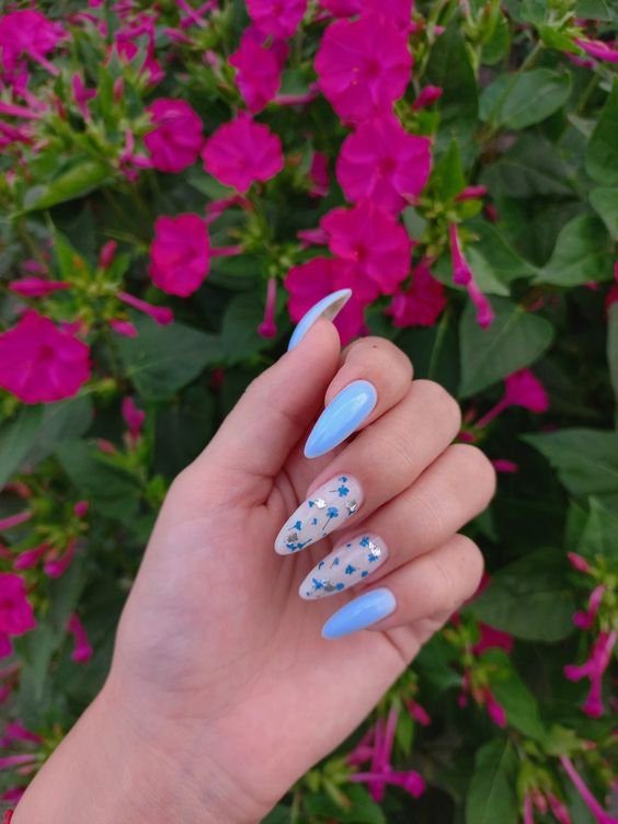 unha-azul-claro-classico-pinterest Unha azul-claro clássico (Pinterest)