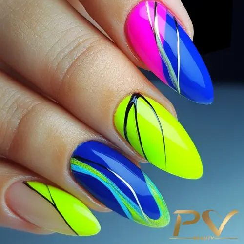 Unhas decoradas com esmalte azul, rosa e verde neon, com detalhes em linhas pretas e brancas.