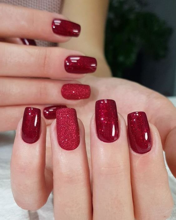 unhas-elegantes-vermelhas-com-brilho unhas elegantes com vermelho e brilho