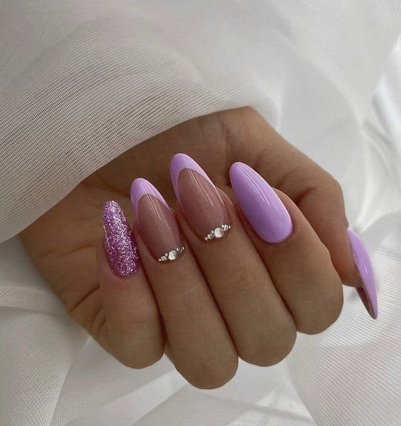 unhas em gel lilas francesinha
