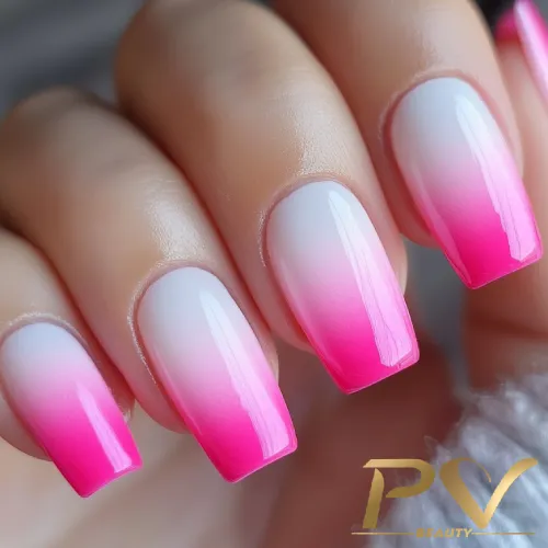unhas-pink-babyboomer-decoradas-pv-beauty-29 Unhas com esmalte ombré em tons de rosa e branco, com acabamento brilhante.