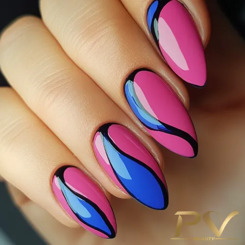 unhas-pink-com-azul-decoradas-pv-beauty-16 Unhas decoradas com esmalte rosa e azul, com detalhes em preto, formando um design geométrico e moderno.
