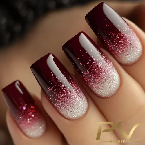 unhas-vinho-degrade-glitter-decoradas-pv-beauty-30 Unhas decoradas com esmalte vermelho e branco, com efeito gradiente e glitter.